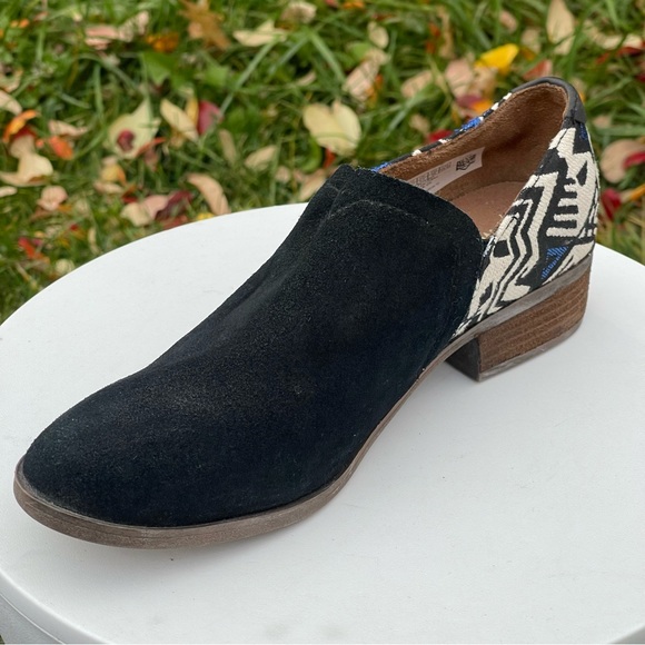 Toms Shaye Booties Womens 7.5 Black Aztec Tribal Print Suede Low Ankle Slip On - Picture 13 of 13
